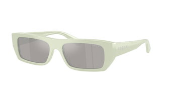 Das Bild zeigt die Sonnenbrille 0VO5657SU von Vogue in der Farbe Pastell Grün.